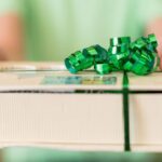 Best Ways To Give Stock As A Holiday Gift